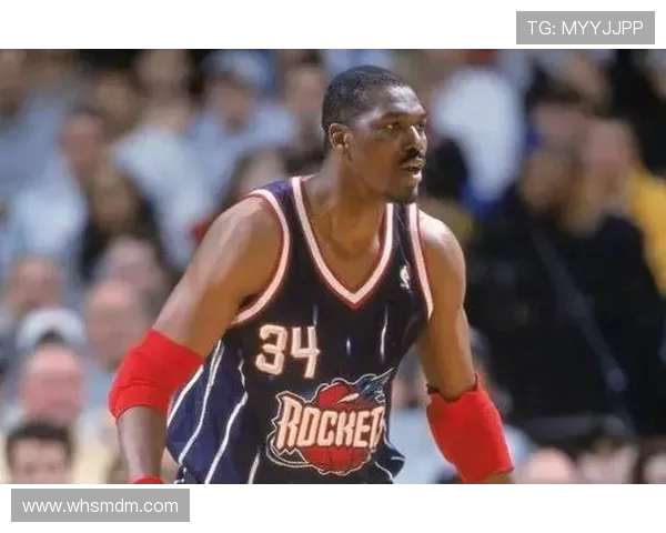 奥拉朱旺现身火箭队管理层，名宿再度为球队效力